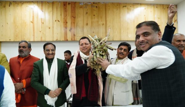 राज्य सरकार किसानों की हर समस्या का समाधान करने के लिए प्रतिबद्ध – मुख्यमंत्री पुष्कर सिंह धामी