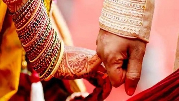 उत्तराखंड : शादी के लिए जरूरी हो गयी सरकारी नौकरी और शहर में मकान, वर्तमान का युवा परेशान