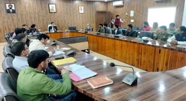 डीएम डॉ. मेहरबान सिंह बिष्ट की अध्यक्षता में जिला उद्योग मित्र समिति की बैठक आयोजित, अधिकारियों को दिए आवश्यक दिशा निर्देश