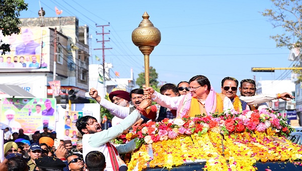 मुख्यमंत्री पुष्कर सिंह धामी ने बाजपुर में आयोजित रोड शो में प्रतिभाग कर बड़ी संख्या में उपस्थित जन समूह का जताया आभार, 16.34 करोड़ की विभिन्न योजनाओं का लोकार्पण एवं शिलान्यास कर क्षेत्र के विकास के लिये की अनेक घोषणा
