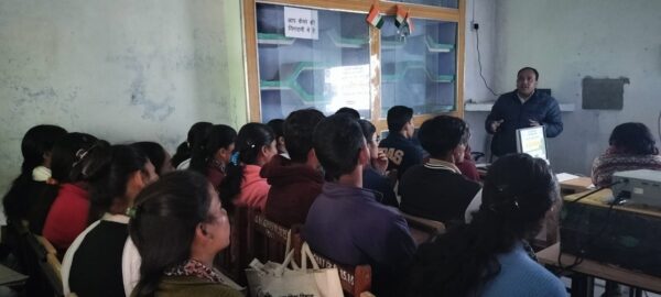 शहीद जगदीश प्रसाद पुरोहित राजकीय महाविद्यालय नंदानगर में आयोजित उद्यमिता विकास कार्यक्रम के तीसरे दिन छात्रों ने जाना भांग की वैधानिक खेती कर बना सकते हैं कागज़ एवं वस्त्र