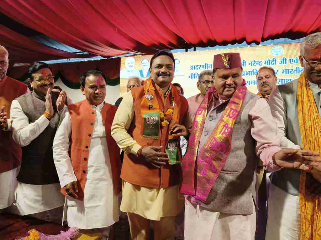 बसपा छोड़ भाजपा के हुए सुबोध, समर्थकों के साथ थामा भाजपा का दामन