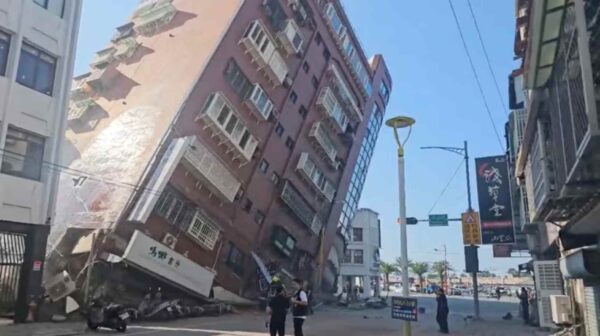 ताइवान में 7.7 तीव्रता का भीषण भूकंप, भारी नुकसान, बिजली-पानी, इंटरनेट बंद
