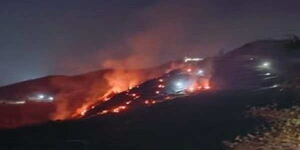 सतपुली : राजस्व क्षेत्र बेलपानी में सोलर प्लांट में लगी देर रात आग