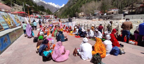 गंगोत्री और यमुनोत्री धाम में पिछले सर्वाधिक तीर्थयात्रियों के रिकॉर्ड टूटे 