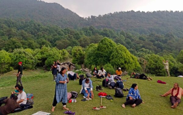 श्रद्धालुओं के साथ हिमालयी फूलों से गुलजार हुई रुद्रनाथ घाटी, प्रतिदिन 300 तीर्थयात्री कर रहे भगवान रुद्रनाथ के दर्शन