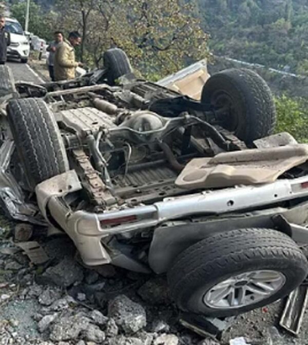 मसूरी मार्ग पर वाहन दुर्घटना में पांच लोगों की मौत, एक घायल