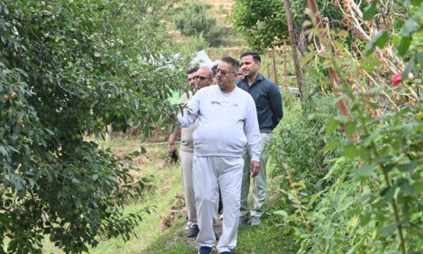 रानीखेत में राजकीय उद्यान चौबटिया का आकस्मिक निरीक्षण करने पहुँचे कृषि मंत्री गणेश जोशी, दिए निर्देश