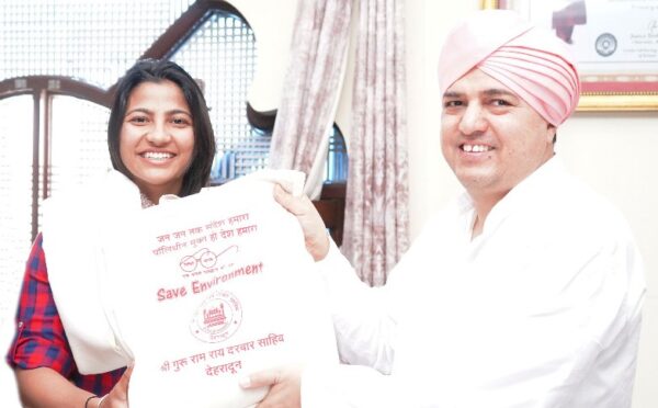 SGRRU की ब्रांड एम्बेसडर स्नेह राणा को विश्वविद्यालय ने दी बधाईयां, श्री महाराज जी ने बधाई एवं शुभकामनाएं देते हुए बताया युवाओं का रोल माॅडल