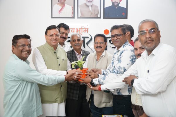 मुख्यमंत्री पुष्कर सिंह धामी से स्टेट प्रेस क्लब उत्तराखंड के प्रतिनिधिमंडल ने की भेंट