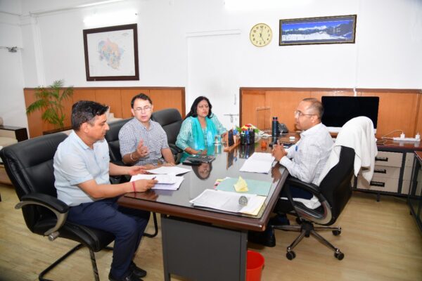 क्षतिग्रस्त पेयजल योजनाओं की दैनिक आधार पर तैयार की जाए रिपोर्ट – सचिव पेयजल शैलेश बगोली