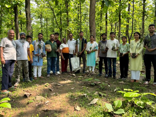 ग्रीन आर्मी देवभूमि उत्तराखंड और ग्रीन पल्स सोसायटी ने किया वृक्षारोपण