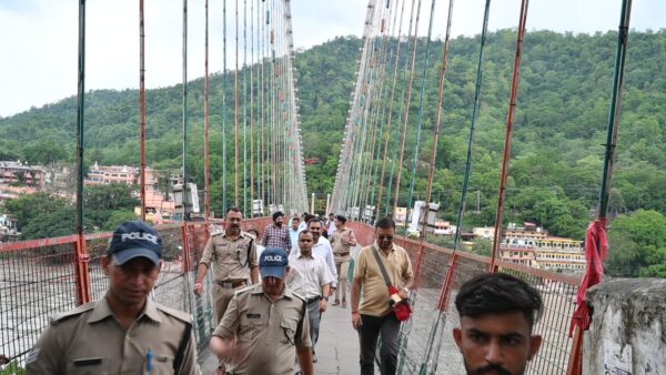 सुरक्षित कावड़ यात्रा को लेकर सभी व्यवस्थाएं 20 जुलाई तक सुनिश्चित कर लें अधिकारी – डीएम मयूर दीक्षित