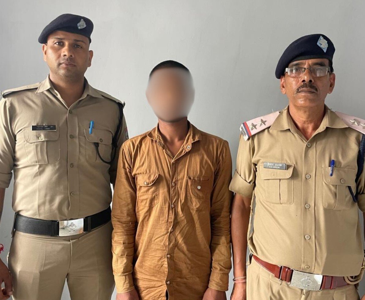 चमोली : नाबालिग बालिका के साथ छेड़खानी करने वाले आरोपित युवक को पुलिस ने यूपी के किया गिरफ्तार