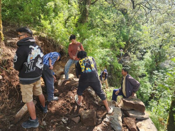 मंदाकिनी नदी के बाएं तरफ 1.5 किलोमीटर पैदल मार्ग का काम शुरू, सोनप्रयाग से गौरीकुंड के बीच वाश आउट एरिया के सामने तैयार हो रहा पैदल बाईपास