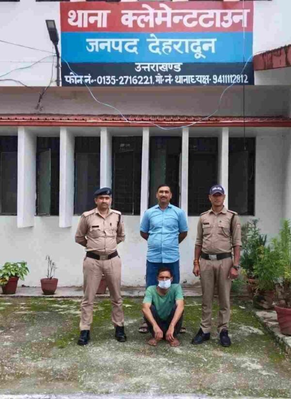 दून पुलिस ने 10 हज़ार के ईनामी गैंगस्टर को यूपी से किया गिरफ्तार, अभियुक्त अपने साथियों के साथ लंबे समय से गौकशी तथा गौमांस की तस्करी में था लिप्त