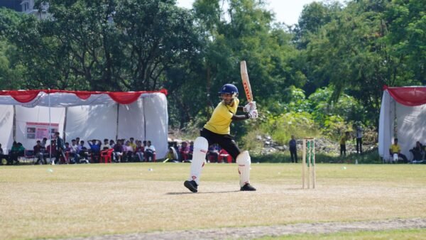 खेलोत्सव: श्री गुरु राम राय विश्वविद्यालय में आयोजित क्रिकेट प्रतियोगिता में स्कूल ऑफ योगिक साइंस ने नर्सिंग को किया पराजित