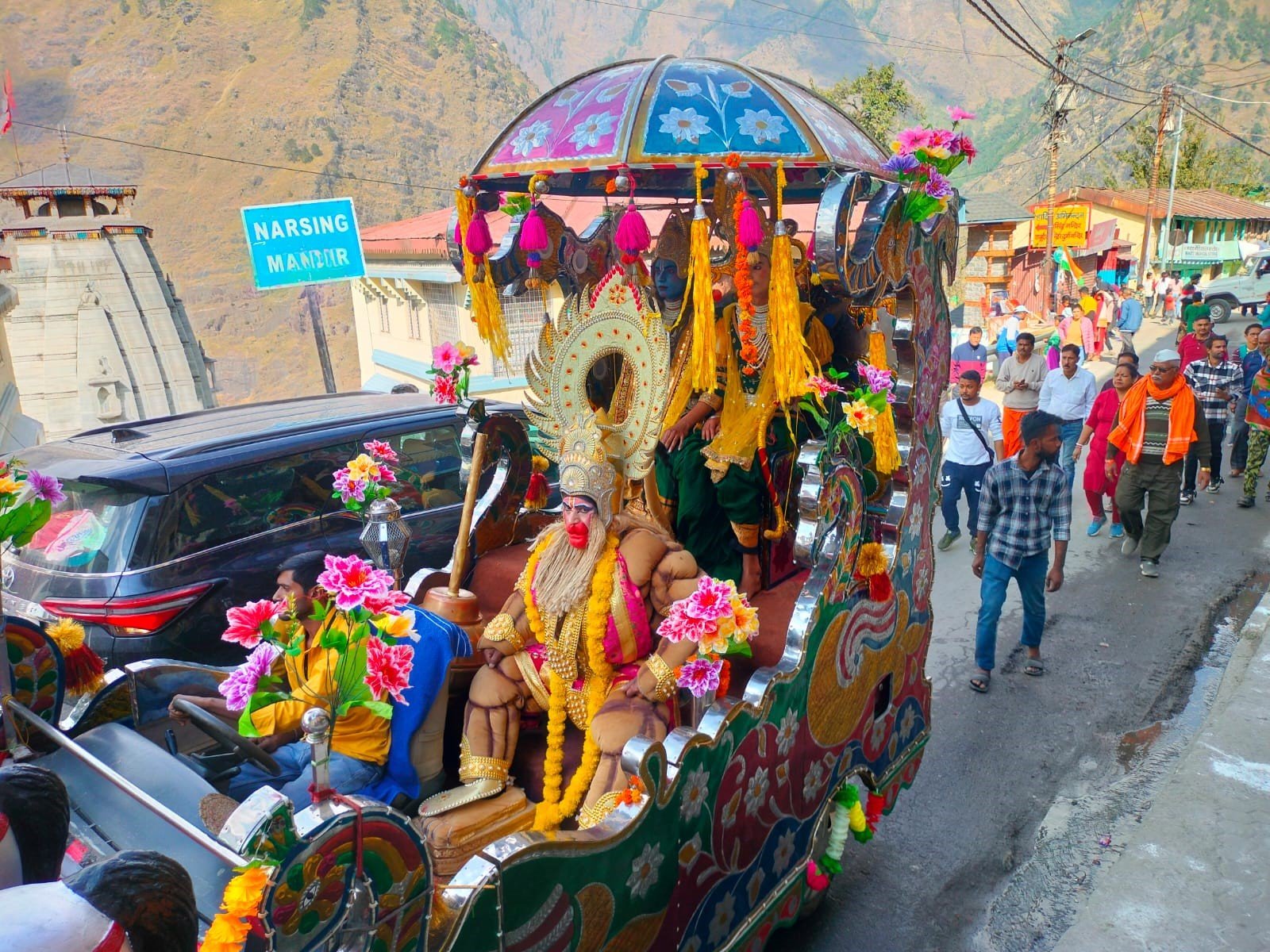 चमोली : जिले में धूमधाम से मनाई गई महर्षि वाल्मीकि जयंती, निकली शोभा यात्रा