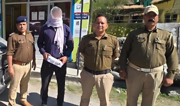 चमोली : पुलिस ने डेढ लाख की 130 ग्राम अवैध कीड़ा जड़ी के साथ एक को किया गिरफ्तार