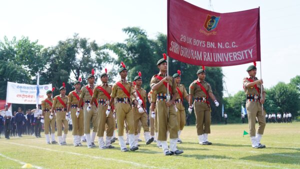 श्री गुरु राम राय विश्वविद्यालय में खेलोत्सव का भव्य आगाज, सप्ताह भर तक आयोजित होंगी कई खेलकूद प्रतियोगिताएं, हज़ारों छात्र-छात्राएं करेंगे मानसिक-शारीरिक श्रेष्ठता का प्रदर्शन, NCC व NSS टीमों ने किया परेड का नेतृत्व