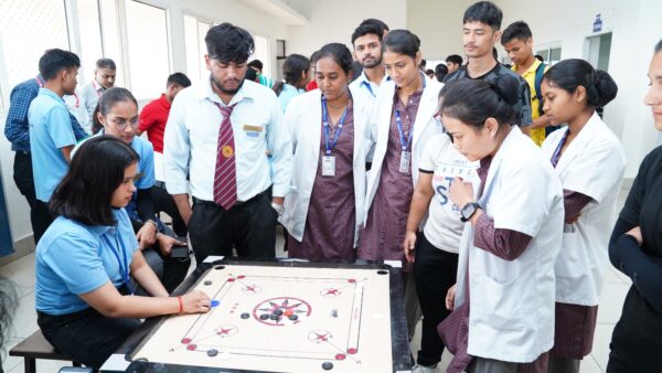 खेलोत्सव : श्री गुरु राम राय विश्वविद्यालय में आयोजित क्रिकेट प्रतियोगिता में स्कूल ऑफ योगिक साइंस ने नर्सिंग को किया पराजित