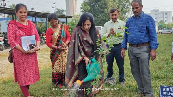 निदेशक मीनू बत्रा ने आकाशवाणी एवं दूरदर्शन केन्द्र देहरादून, पत्र सूचना कार्यालय, सीबीसी के क्षेत्रीय कार्यालयों का किया स्वच्छता सर्वेक्षण