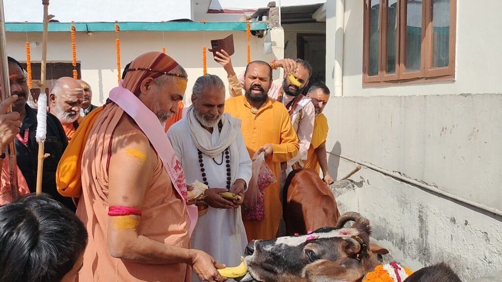 देहरादून पहुंची गो प्रतिष्ठा यात्रा, शंकराचार्य अविमुक्तेश्वरानन्द का भव्य स्वागत