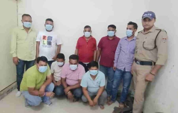 दून पुलिस ने जुआ खेल रहे 09 अभियुक्तों को दबिश देकर किया गिरफ्तार