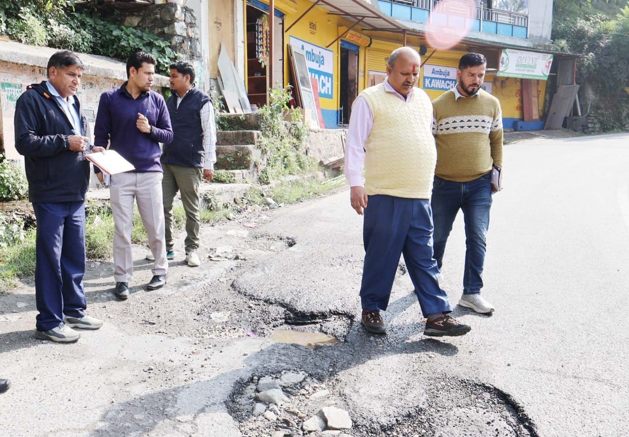 चमोली : एनएच को गड्ढा मुक्त करने के दिए निर्देश