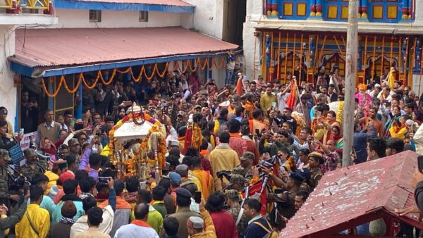 बाबा केदारनाथ की पंचमुखी डोली पहुंची शीतकालीन गद्दीस्थल श्री ओंकारेश्वर मंदिर उखीम, डोली यात्रा मार्ग एवं एवं श्री ओंकारेश्वर मंदिर उखीमठ में डोली का भब्य स्वागत