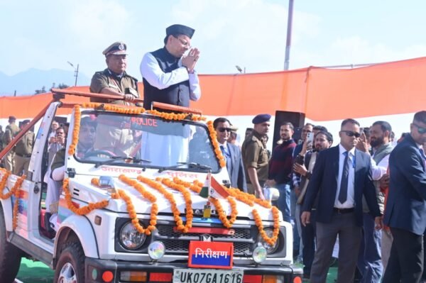 ग्रीष्मकालीन राजधानी गैरसैंण मे सादगी से मनाया गया राज्य स्थापना दिवस, मुख्यमंत्री ने की सिमली में पूर्ण बेस अस्पताल बनाने की घोषणा