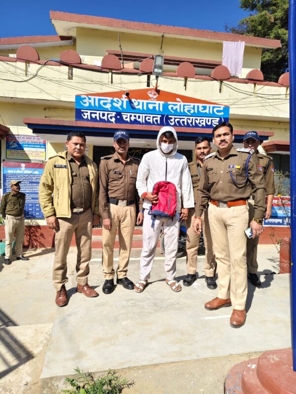 एसपी अजय गणपति का नशा तस्करों पर कड़ा प्रहार जारी, ANTF एवं लोहाघाट पुलिस ने 672.5 ग्राम अवैध चरस के साथ 01 को किया गिरफ्तार