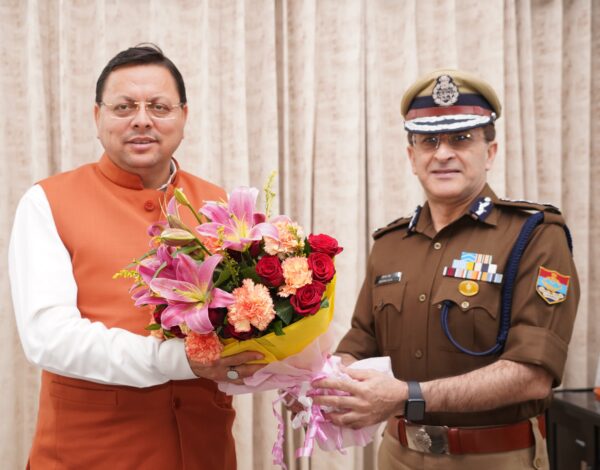 मुख्यमंत्री पुष्कर सिंह धामी से नवनियुक्त डीजीपी दीपम सेठ ने की शिष्टाचार भेंट