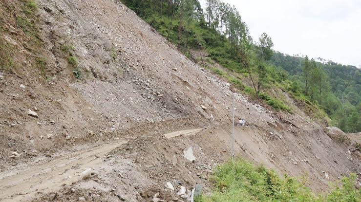 नंदप्रयाग से चमोली तक बद्रीनाथ हाईवे पर यातायात सामान्य, रात्रि बंदी लागू