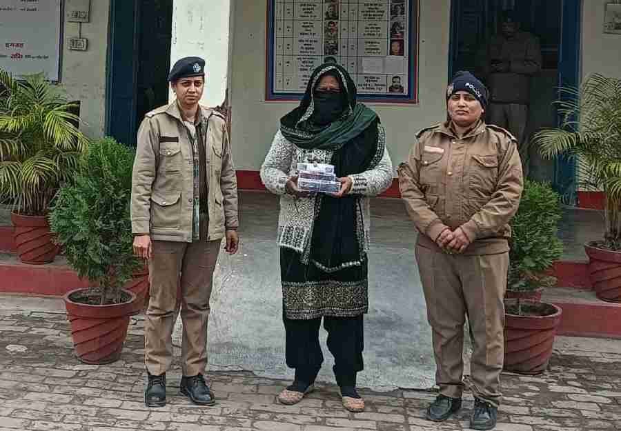 13 लाख की अवैध स्मैक के साथ 1 महिला नशा तस्कर को पुलिस ने किया गिरफ्तार