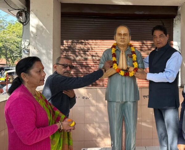 उत्तर प्रदेश में पर्वतीय विकास मंत्री रहे स्व. चंद्रमोहन सिंह नेगी की जयंती पर दी श्रद्धांजलि