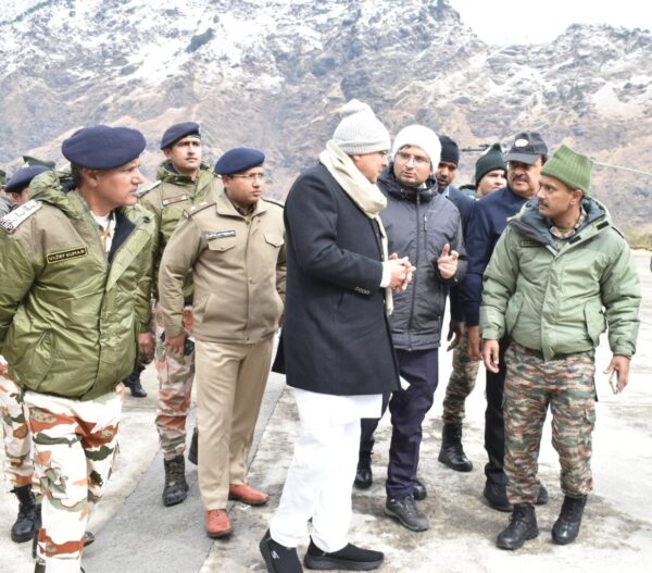 मुख्यमंत्री पुष्कर सिंह धामी ने माणा पास स्थित घटना स्थल का किया हवाई निरीक्षण, ज्योर्तिमठ पहुंचकर सर्च एंड रेस्क्यू अभियान की ली जानकारी