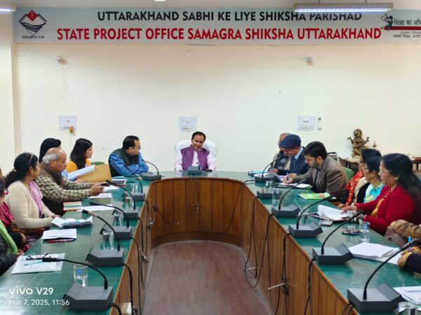 विद्या समीक्षा केन्द्र से जुड़ेंगे सभी आवासीय विद्यालय – डॉ. धन सिंह रावत