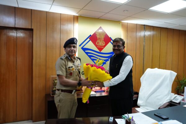 अपर पुलिस महानिदेशक कारागार अभिनव कुमार ने मुख्य सचिव आनन्द बर्द्धन से की शिष्टाचार भेंट