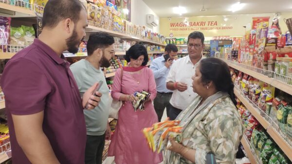 राज्य भर में कुट्टू आटे पर निगरानी अभियान जारी, खुले में कुट्टू के आटे की ब्रिकी पर लगा अंकुश, आयुक्त डाॅ. आर राजेश कुमार ने कहा – आम जनता को सुरक्षित और गुणवत्तापूर्ण खाद्य पदार्थ उपलब्ध कराना हमारी प्राथमिकता