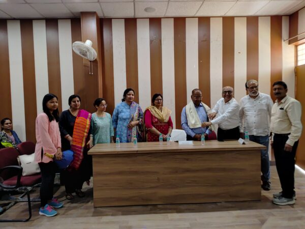 धरती से हरे-भरे पेड़ों को काटकर लॉन बनाना विकास नहीं विनाश – प्रो. अहलूवालिया