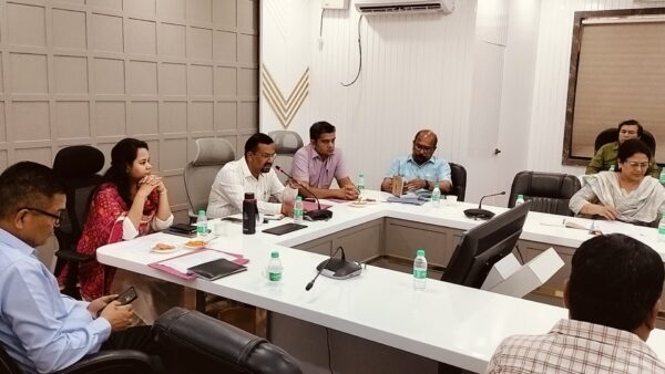 डीएम कर्मेन्द्र सिंह ने अधिकारियों को दिए निर्देश, 15 जून से पहले बाढ़ चौकियां हों सक्रिय, प्राकृतिक आपदा से निपटने की तैयारी तेज