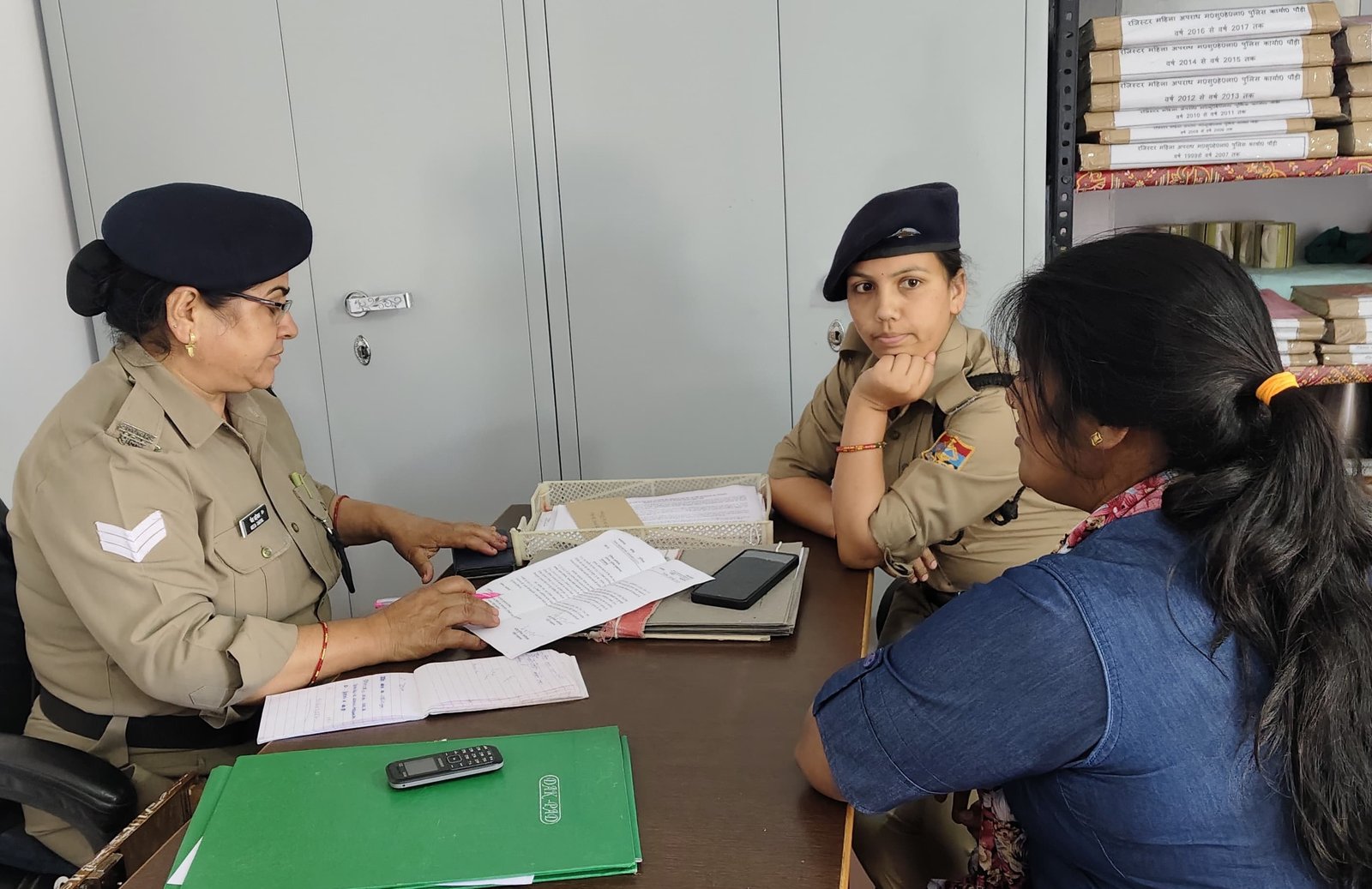 बिखरे परिवारों की उम्मीद बन रही महिला काउंसलिंग सेल