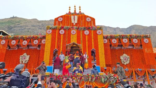 भू बैकुंठ बदरीनाथ धाम के खुले कपाट