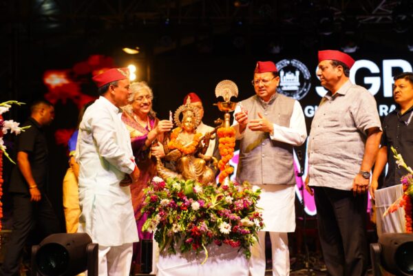 जेनिथ फेस्ट 2025 के दूसरे दिन श्री गुरु राम राय विश्वविद्यालय में पाॅडवाज़ ने बहाई उत्तराखण्डी लोक संस्कृति की बयार, देशभक्ति के गीतों पर झूमे छात्र-छात्राएं
