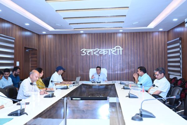 डीएम डॉ. मेहरबान सिंह बिष्ट ने ली डीडीआरसी की बैठक, दिव्यांगजनों को घर बैठे मिलेंगे सहायक उपकरण, डुंडा में बनेगा पुनर्वास केंद्र