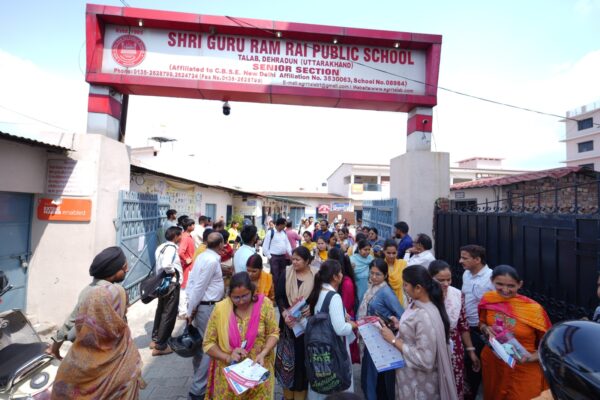 एसजीआरआर एजुकेशन मिशन की शिक्षक चयन प्रक्रिया में उत्तर भारत के विभिन्न राज्यों से अभ्यर्थियों ने किया प्रतिभाग