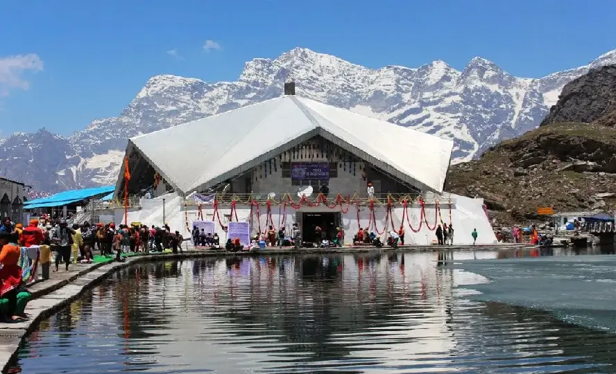 हेमकुंड साहिब की तैयारियां समय पर – डीएम संदीप तिवारी