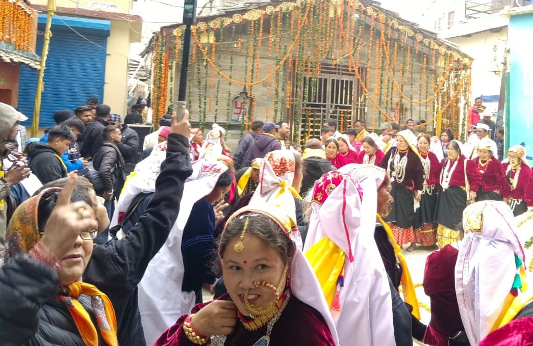 कपाट खुलने के साथ श्री घंटाकर्ण जैठ पुजै शुरू