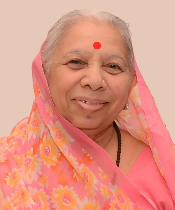 विश्वविख्यात रामकथा के व्याख्याता मोरारी बापू की धर्मपत्नी पूज्य श्री नर्मदा “बा” का हुवा निर्वाण